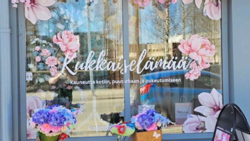 Mistä löytää uniikkeja naisten vaatteita Suomessa?